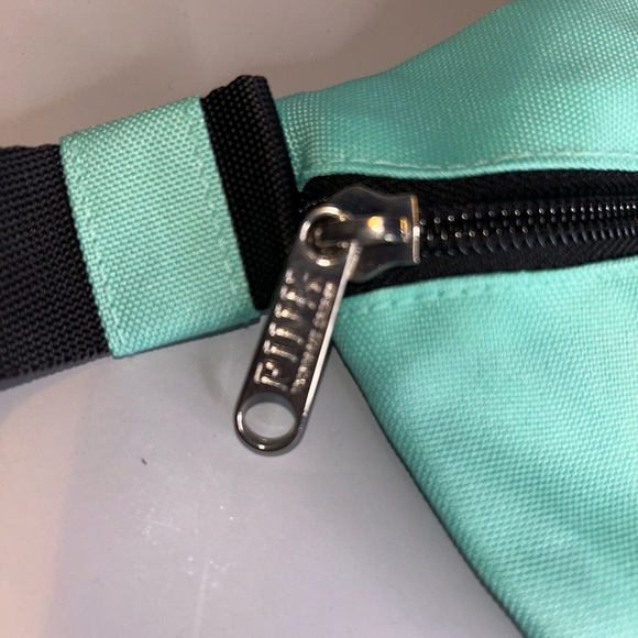 Euc Victoria secret pink teal waterproof belt bag - Picture 3 of 5